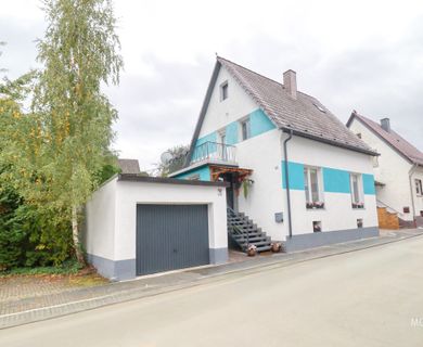 MG – Hochspeyer: Saniertes Einfamilienhaus mit Garage und tollem Garten