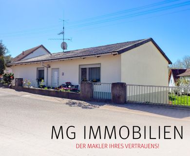 MG – Bungalow am Feldrand mit Doppelgarage, Garten und Waldgrundstück